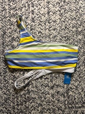Cupshe Striped One-Shoulder Bikini Top in Yellow, Blue, Green, White Size Large